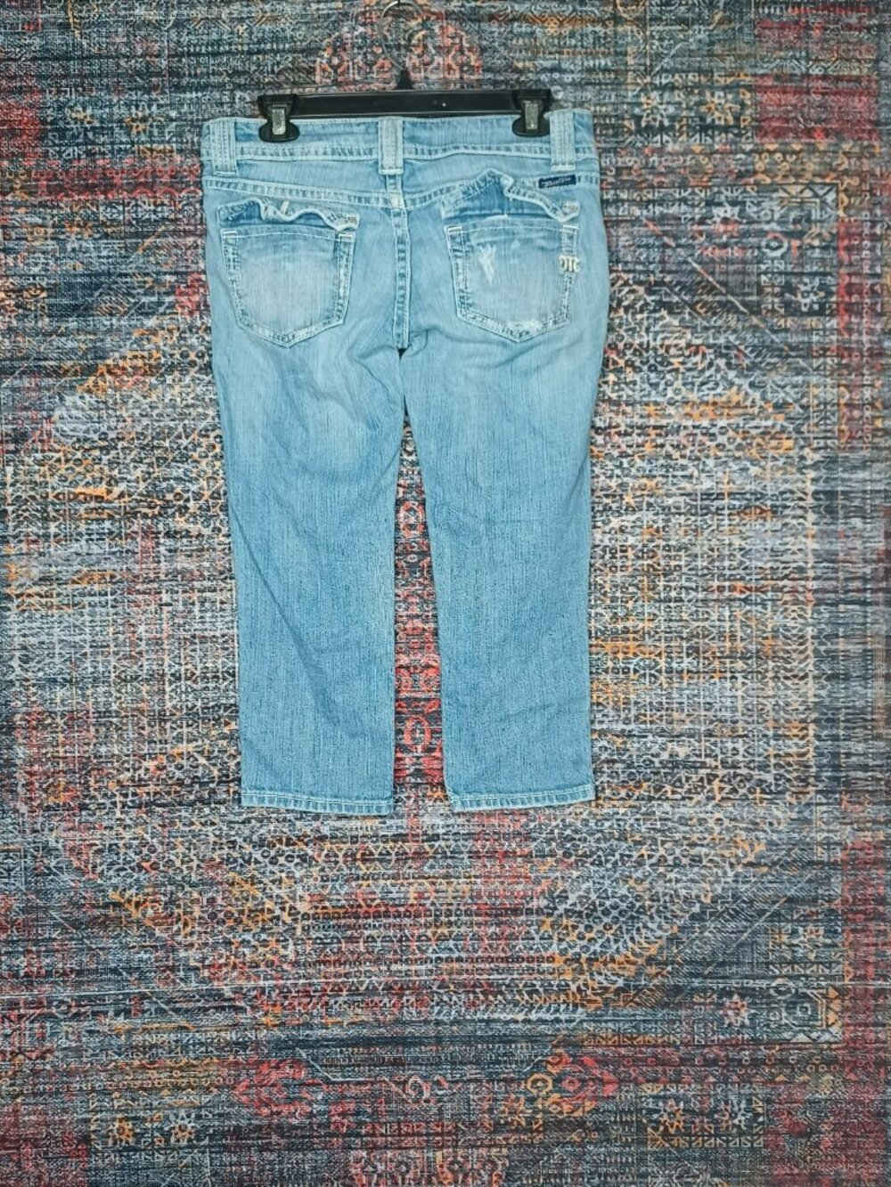 Miss Me womens medium distressed stretch triangle flap capri jeans 29